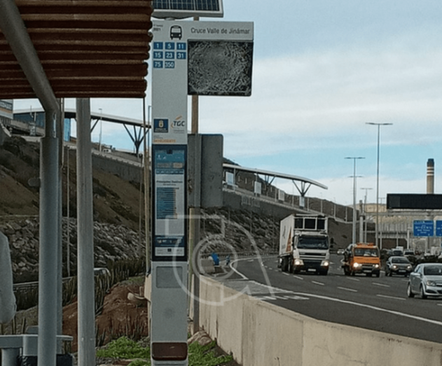 En la imagen se puede observar la pantalla rota/TA.